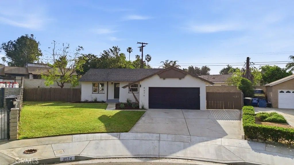 Photo of 8574 Holly Ln, Riverside, CA 92504 (MLS # SR26067397)