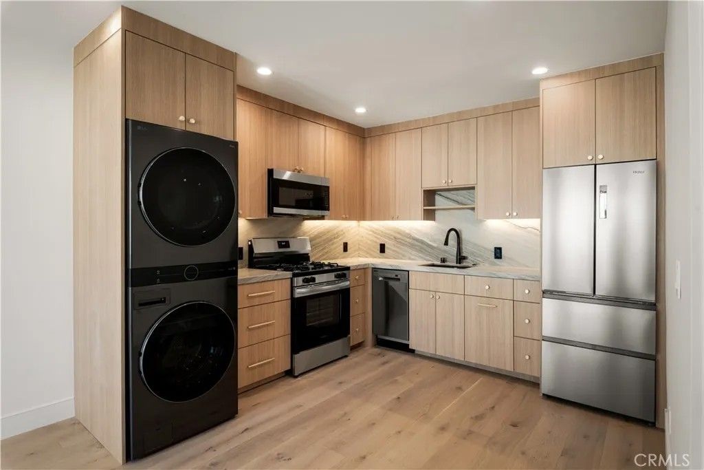 Photo of 6212 Acadia Avenue #B, Agoura Hills, CA 91301 (MLS # SR26072959)