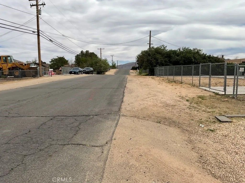 Photo of 17965 Live Oak Street, Hesperia, CA 92345 (MLS # HD26069969)