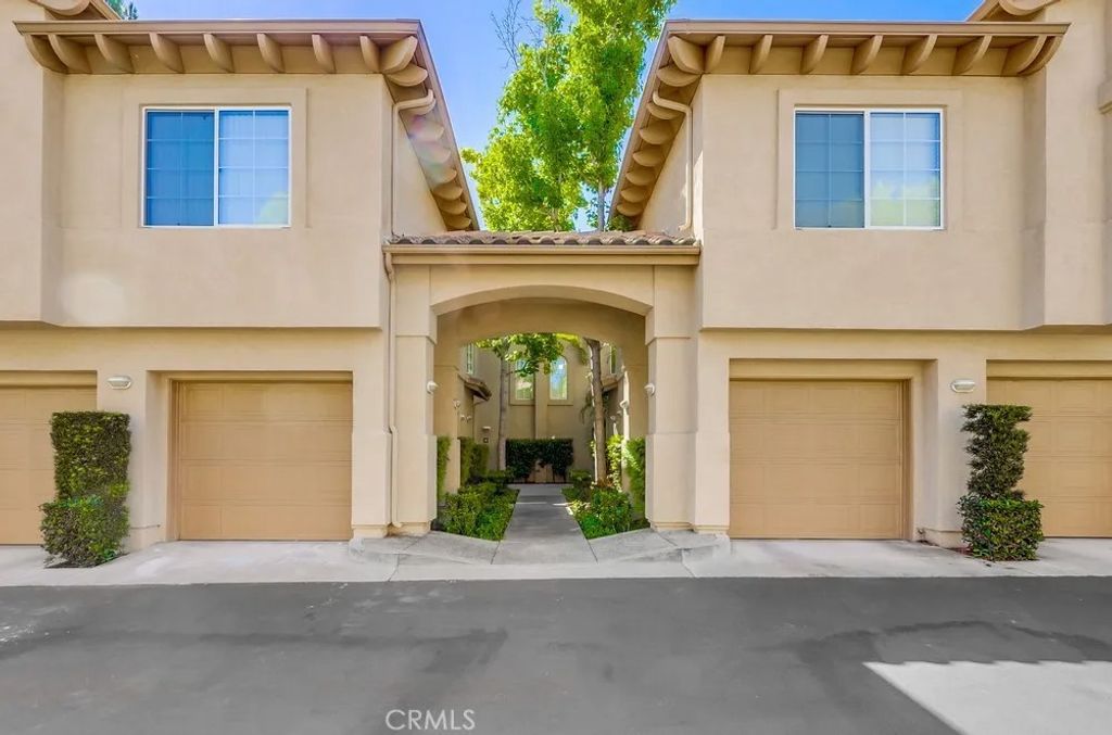 Photo of 54 Waxwing Ln, Aliso Viejo, CA 92656 (MLS # OC26078064)