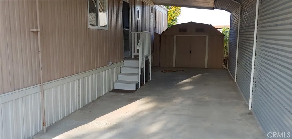 401 W Carson 37