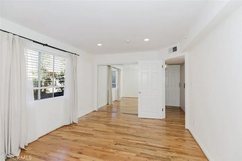 Tiny photo for 1116 E Palmer Avenue #11, Glendale, CA 91205 (MLS # SR25270103)