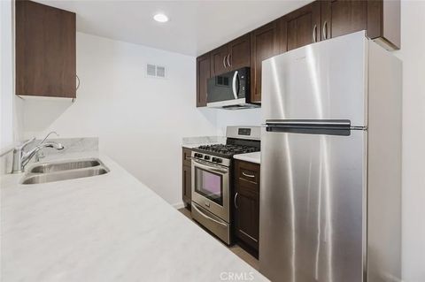 Tiny photo for 1116 E Palmer Avenue #11, Glendale, CA 91205 (MLS # SR25270103)