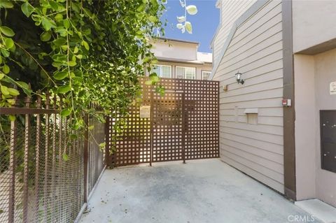 Tiny photo for 1116 E Palmer Avenue #11, Glendale, CA 91205 (MLS # SR25270103)