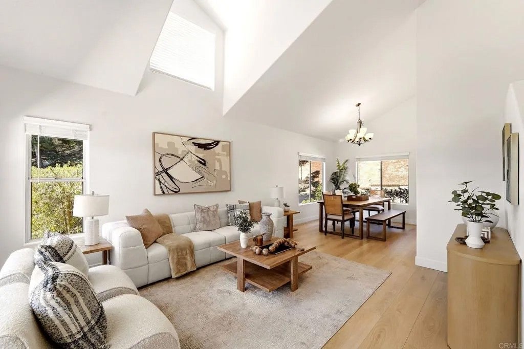 3434 Ashwood Court