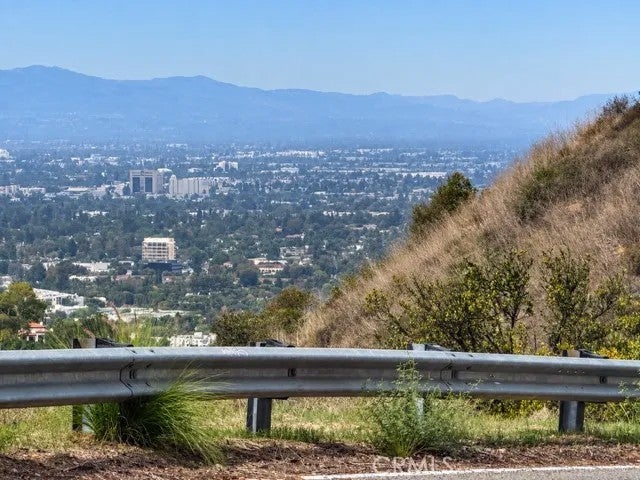 12937 Mulholland