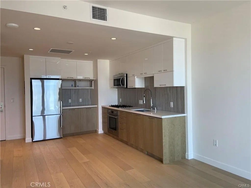 Photo of 400 S Broadway #2504, Los Angeles, CA 90013 (MLS # TR26077855)