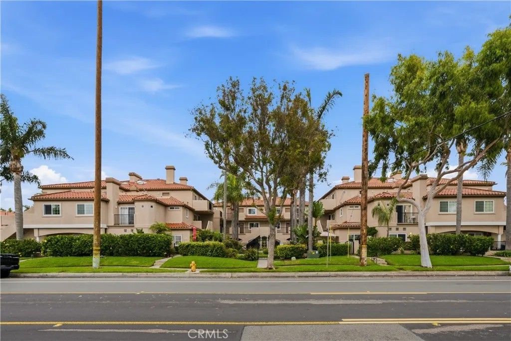 Photo of 626 Lake St #38, Huntington Beach, CA 92648 (MLS # OC26011616)
