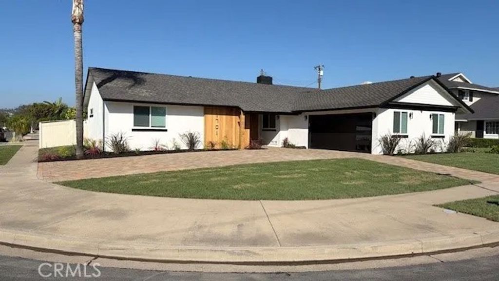 Photo of 1701 Saybrook Ln, Tustin, CA 92780 (MLS # OC26063948)