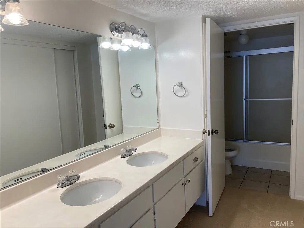8505 Columbus Avenue 111
