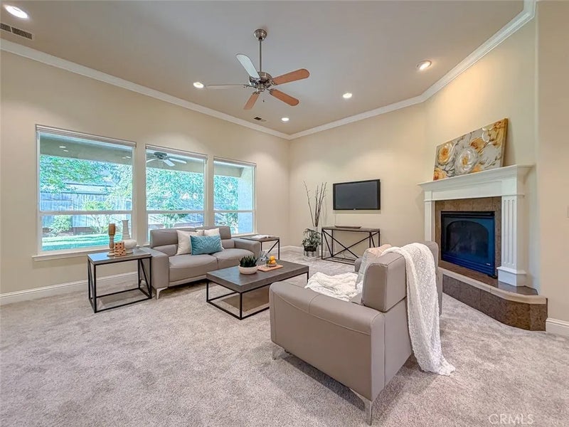 125 Sterling Oaks