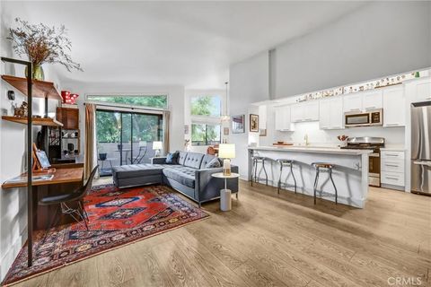 5805 Whitsett Avenue 201 Valley Village CA 91607