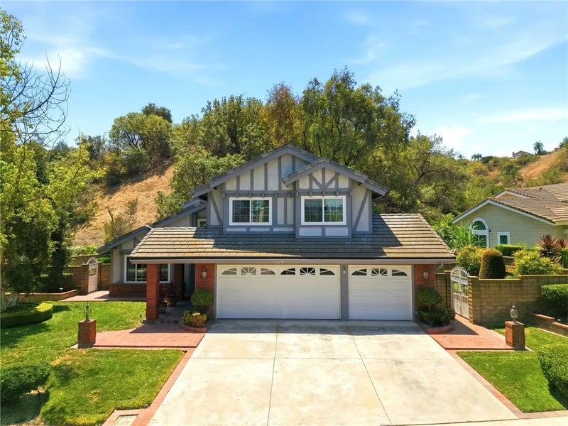 1420 Paseo Marlena