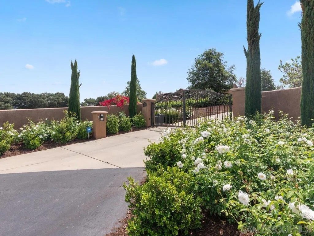 Photo of 15256 Molly Anne Court, Valley Center, CA 92082 (MLS # 260008318)