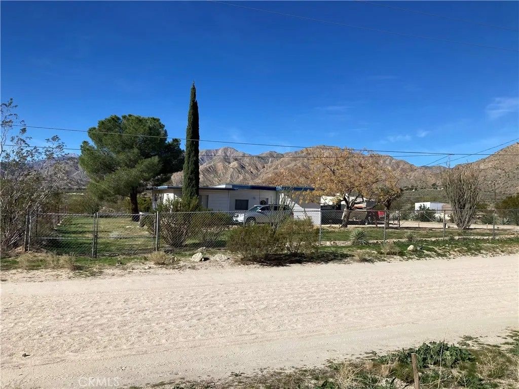 Photo of 8960 S Samel Road, Morongo Valley, CA 92256 (MLS # CV25277524)