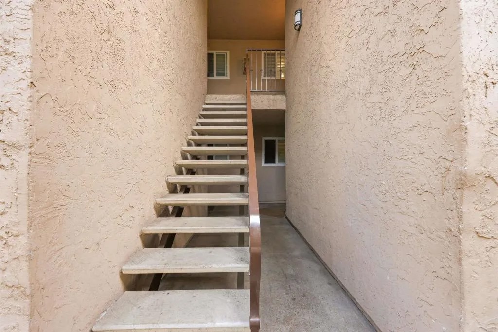 3285 Ocean View Blvd 22