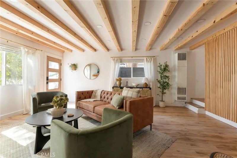 325 E Barker