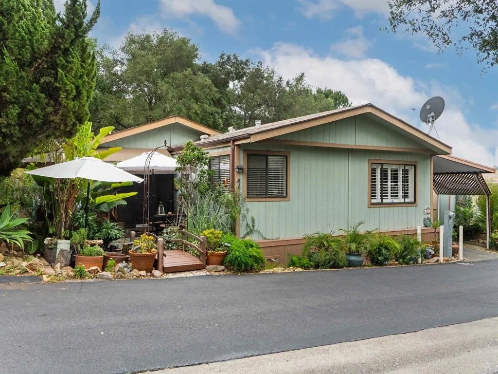 Photo of 4747 Oak Crest Road #87, Fallbrook, CA 92028 (MLS # NDP2608523)