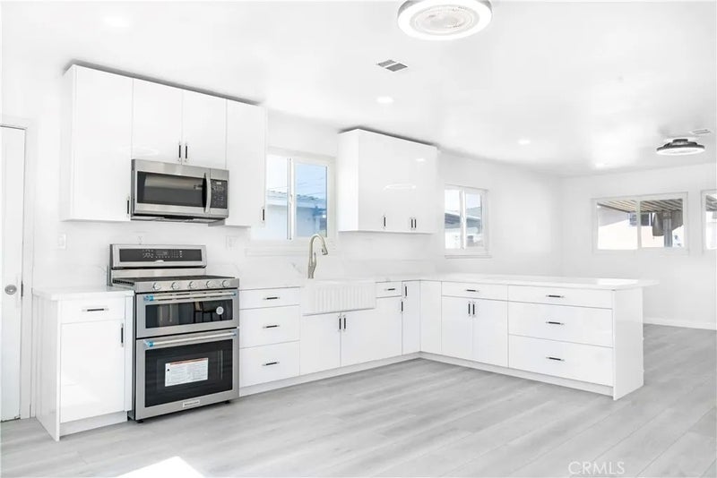 11428 Glenoaks