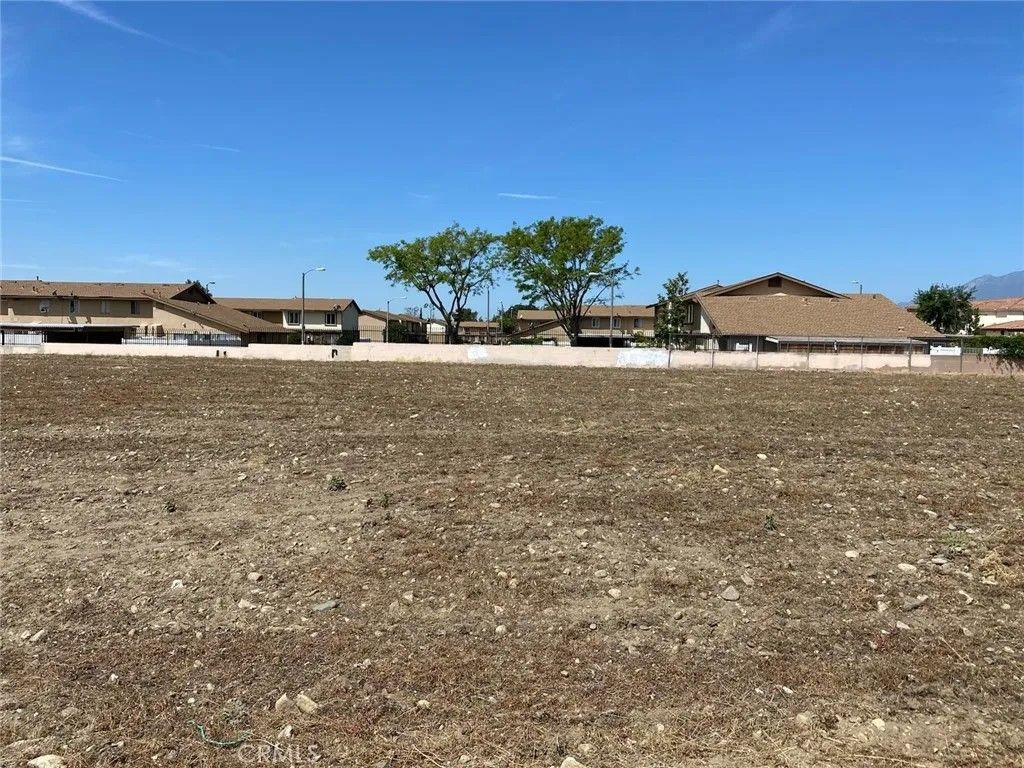 Photo of 7890 Sierra Ave, Fontana, CA 92336 (MLS # PW26088601)