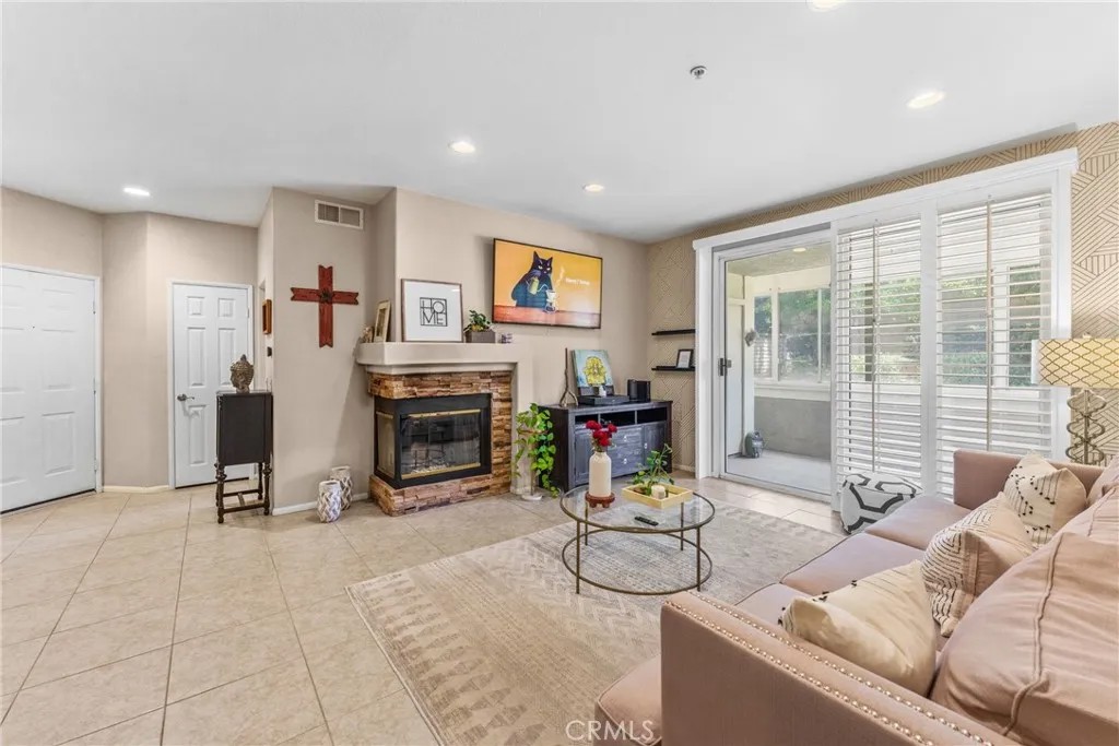 17859 Graystone 101