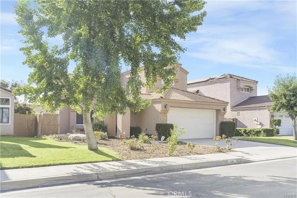 Photo of 1141 Via Antibes, Redlands, CA 92374 (MLS # IG25280080)