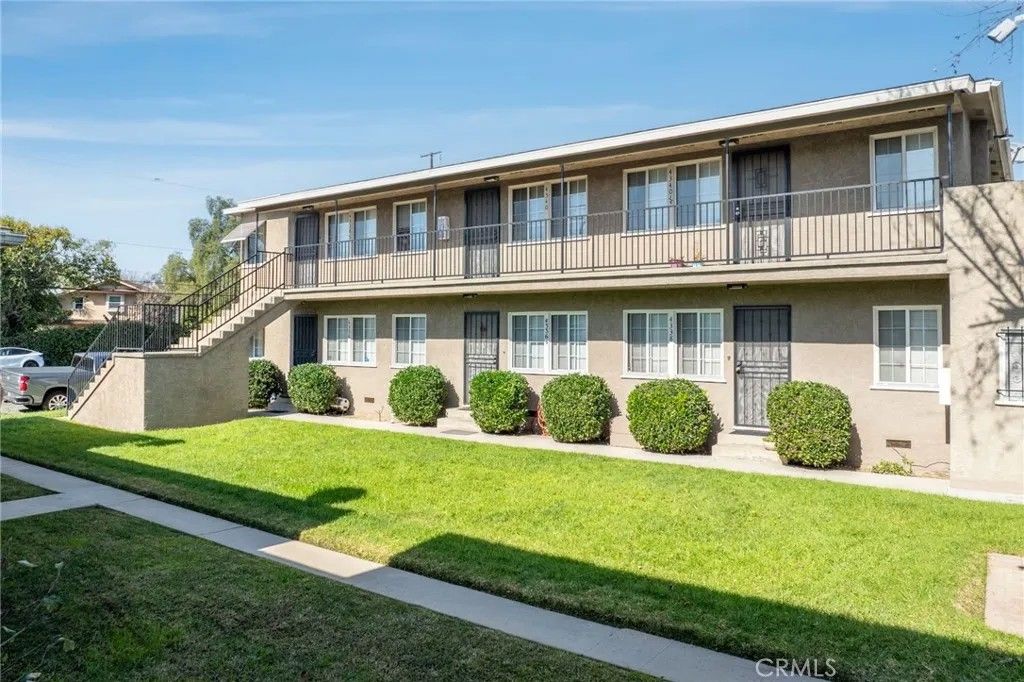 Photo of 4336 N Lakewood Blvd, Long Beach, CA 90808 (MLS # PW26054894)