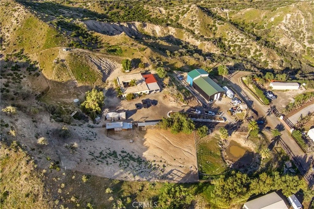 Photo of 16950 Solana Lane, Canyon Country, CA 91351 (MLS # SR26025236)