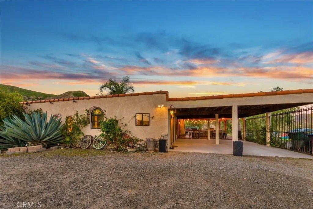 Photo of 16950 Solana Lane, Canyon Country, CA 91351 (MLS # SR26025236)