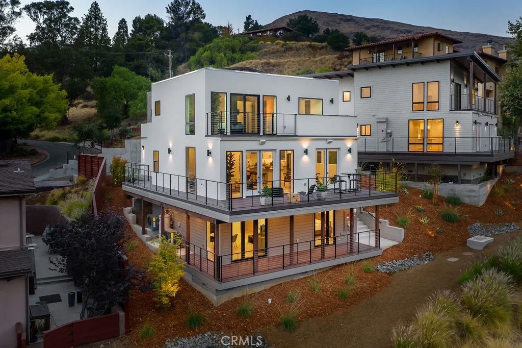 2326 Santa Ynez Avenue
