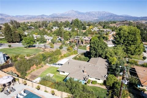 Tiny photo for 12952 Club Dr, Redlands, CA 92373 (MLS # IG25246333)