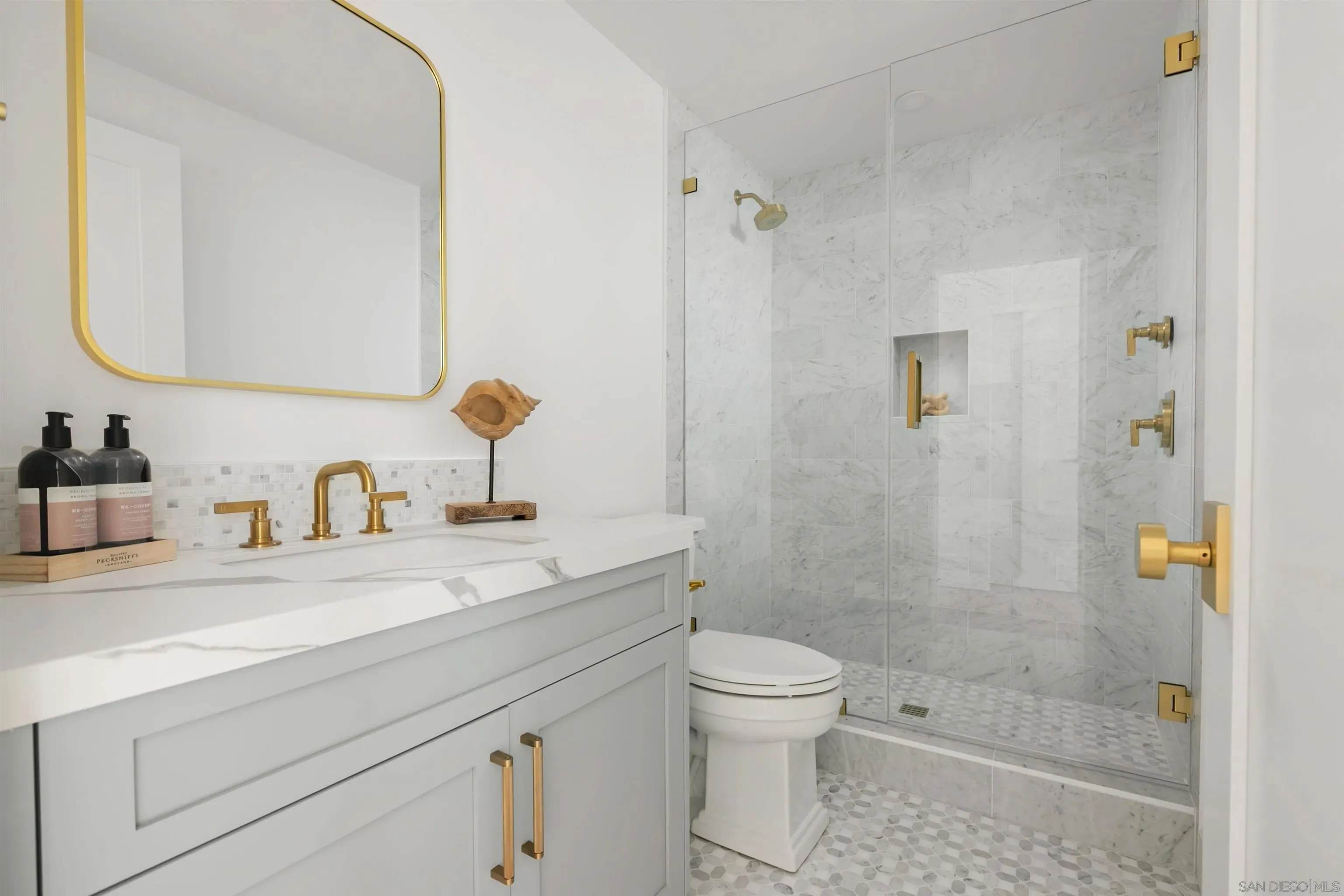 San Diego, California 92109, United States, 4 Bedrooms Bedrooms, ,5 BathroomsBathrooms,Residential,Active,221308