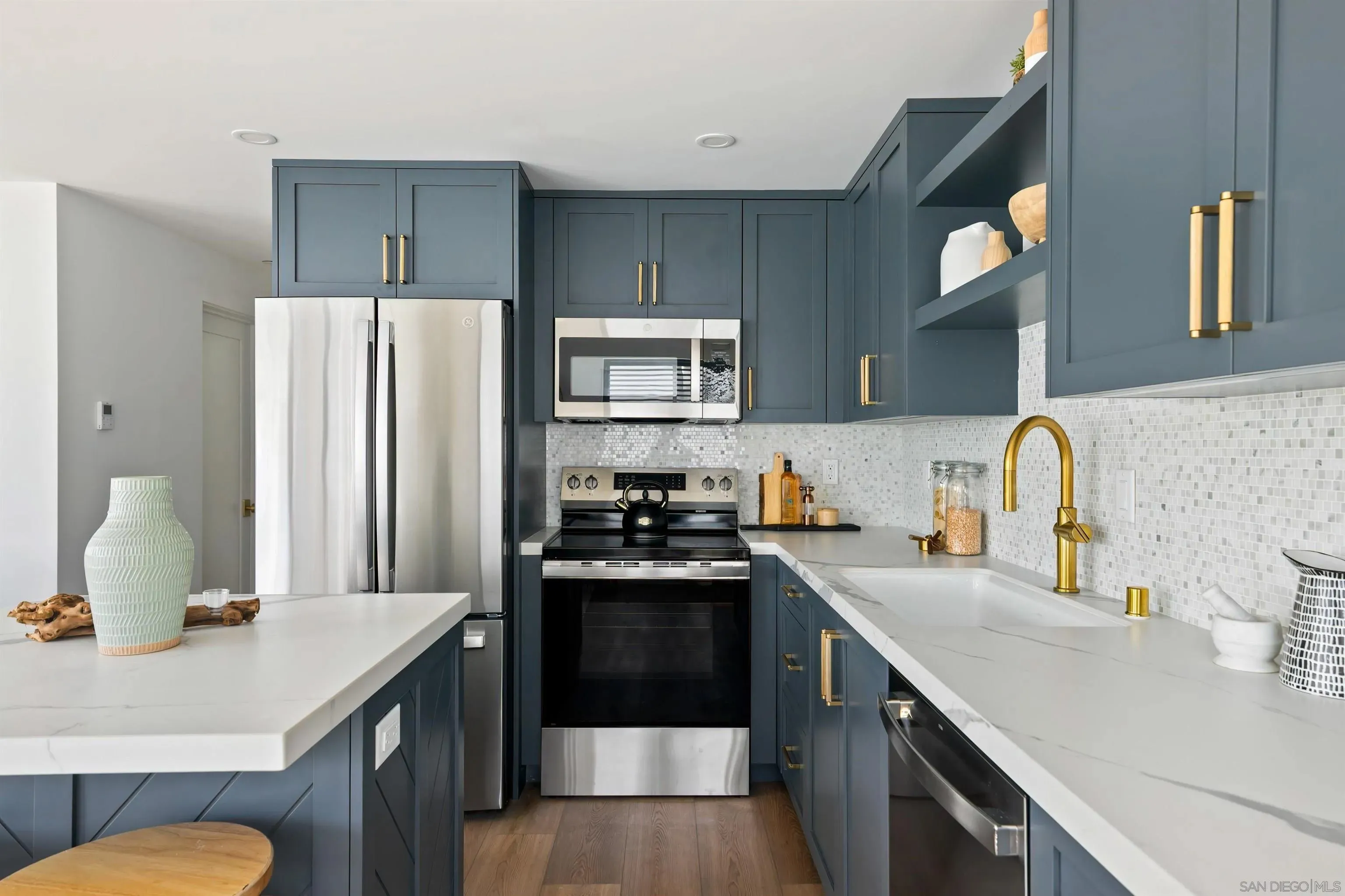 San Diego, California 92109, United States, 4 Bedrooms Bedrooms, ,5 BathroomsBathrooms,Residential,Active,221308