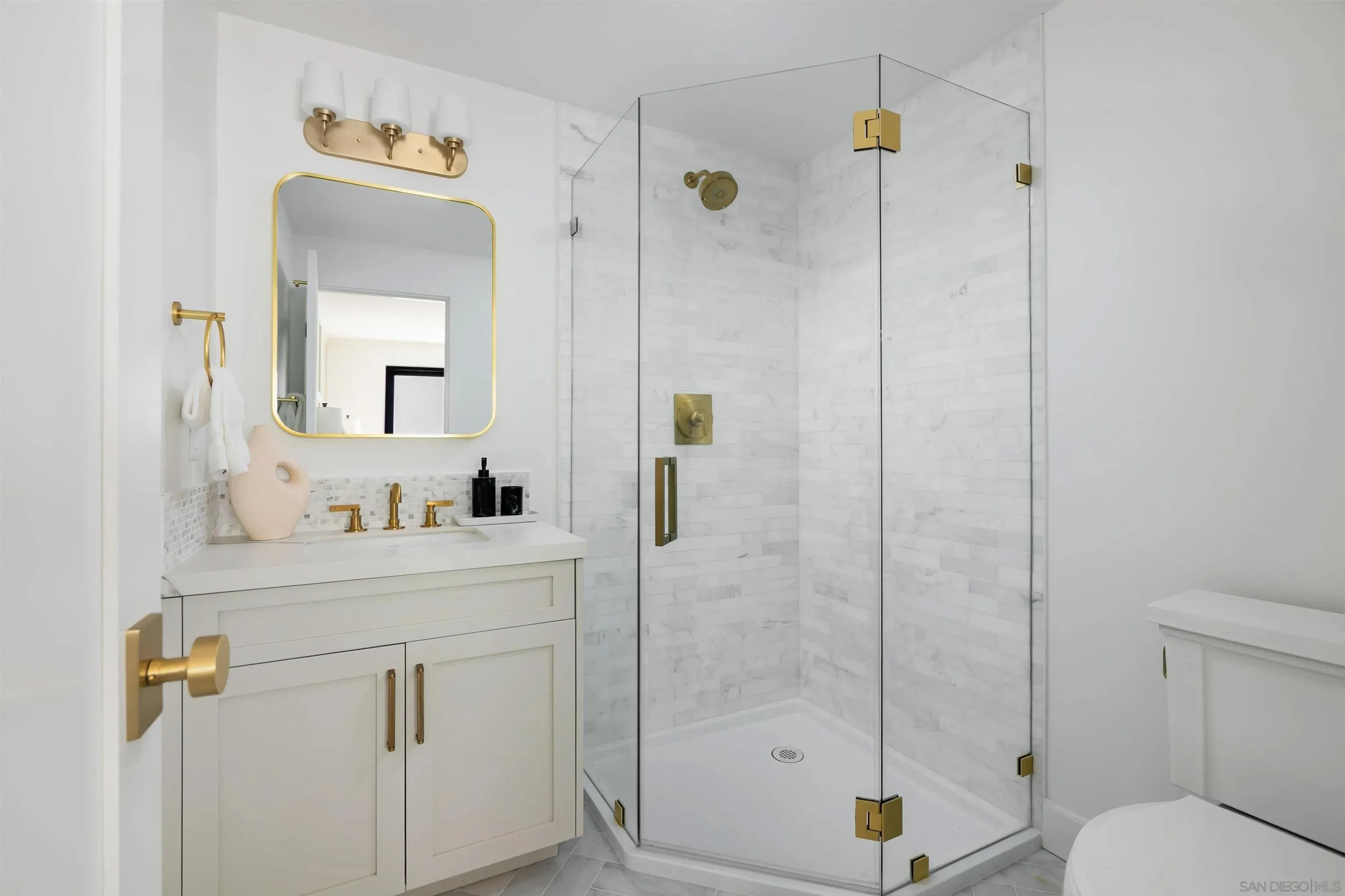 San Diego, California 92109, United States, 4 Bedrooms Bedrooms, ,5 BathroomsBathrooms,Residential,Active,221308