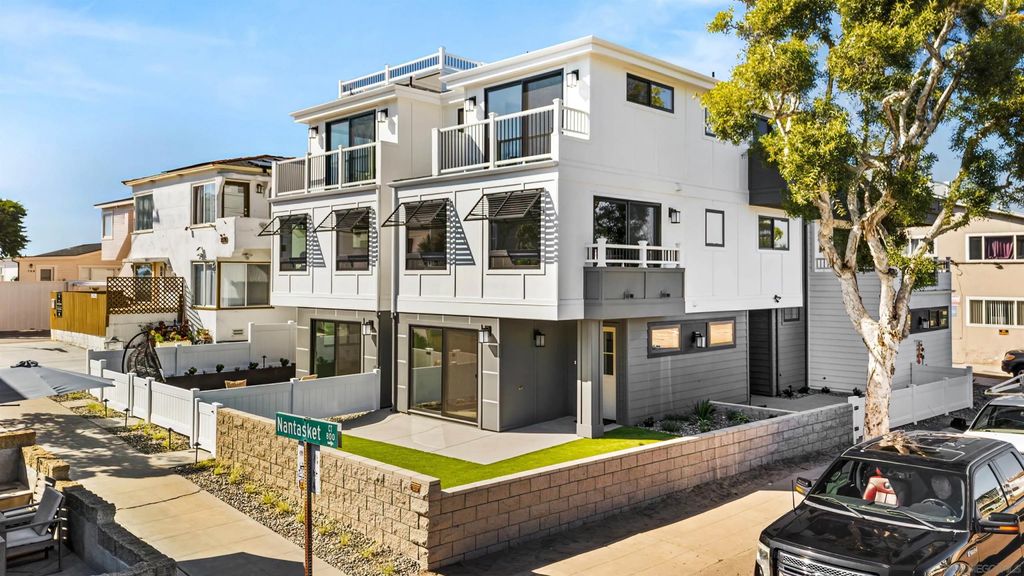 Photo of 718 Nantasket Ct, San Diego, CA 92109 (MLS # 250040790)