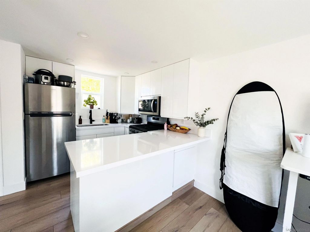 Photo of 4055 Jewell St, San Diego, CA 92109 (MLS # 260003066)