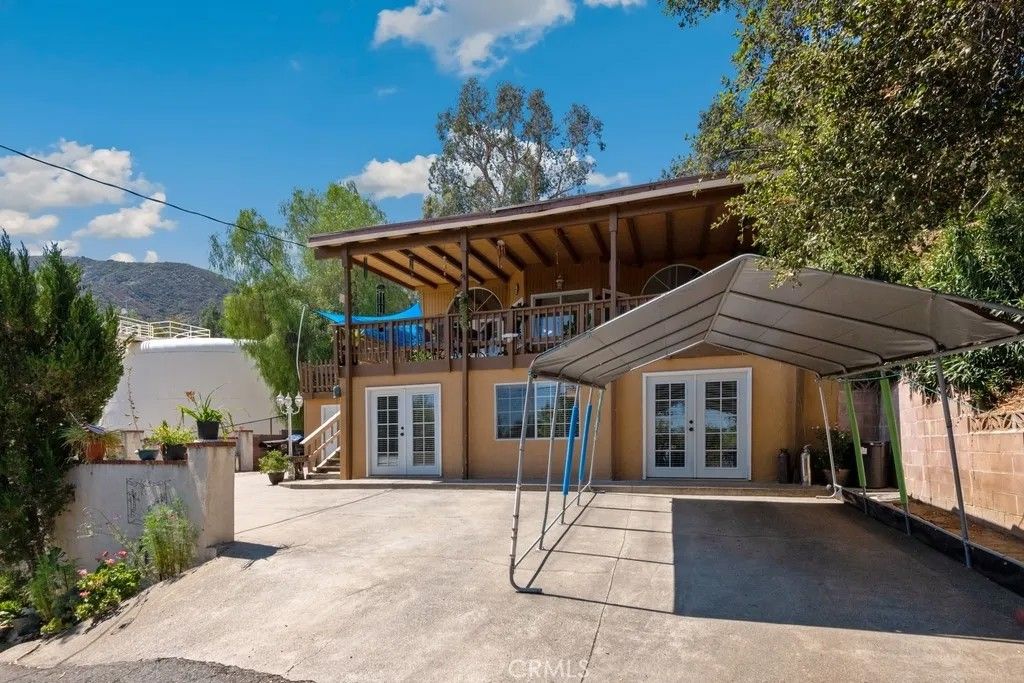 Photo of 17247 Encina Drive, Lake Elsinore, CA 92530 (MLS # SW26091489)