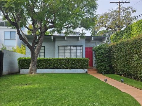 Photo of 12217 Dorothy Street, Los Angeles, CA 90049 (MLS # DW26042313)