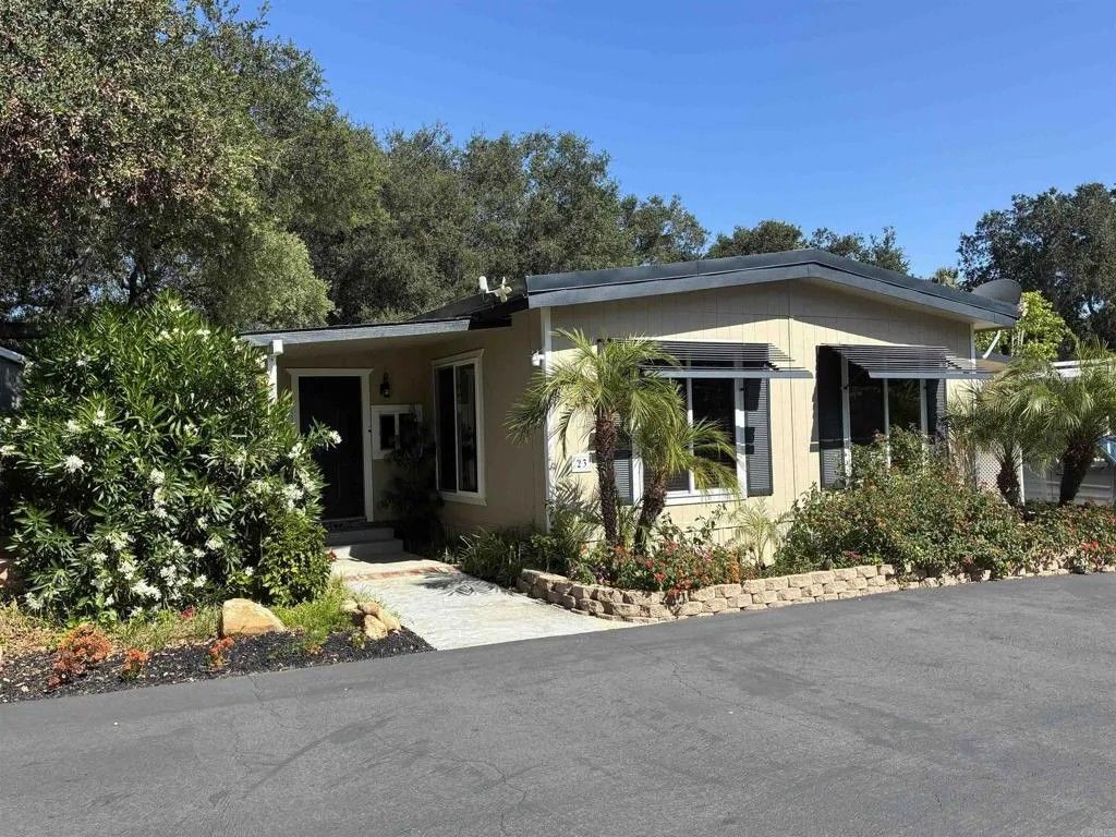 Photo of 4747 Oak Crest #SPC 23, Fallbrook, CA 92028 (MLS # NDP2604095)