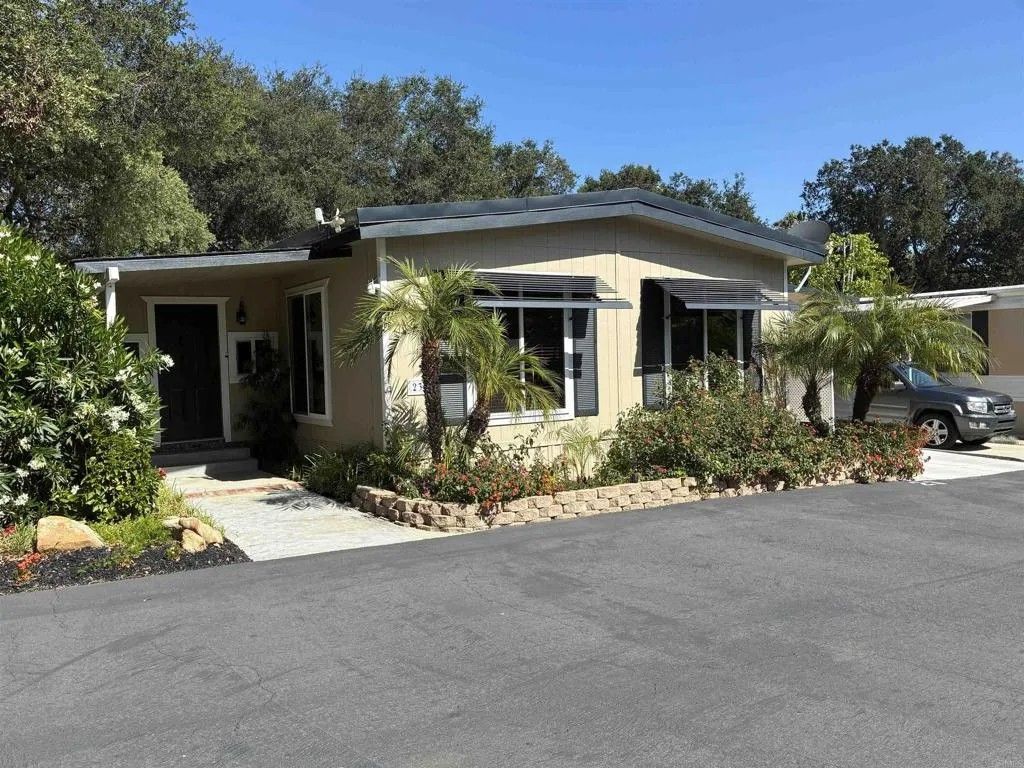 Photo of 4747 Oak Crest #SPC 23, Fallbrook, CA 92028 (MLS # NDP2604095)