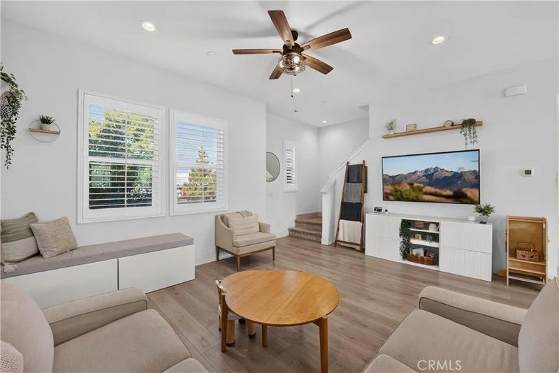1684 S Lewis