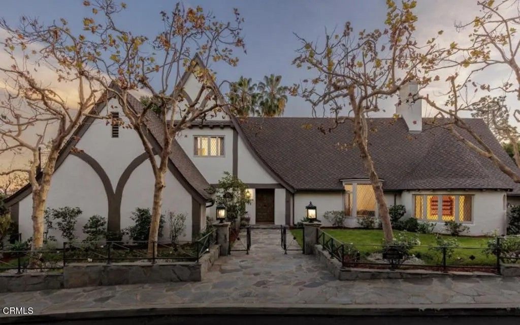 Photo of 790 Huntington Circle, Pasadena, CA 91106 (MLS # P1-25416)