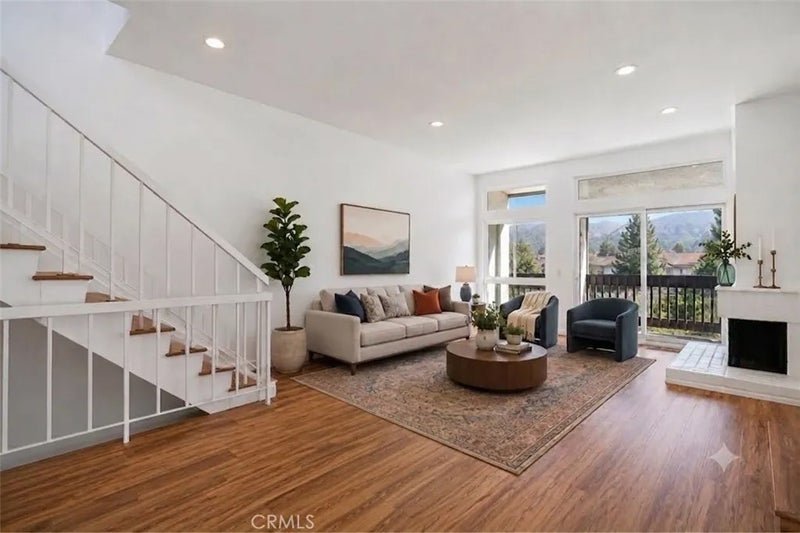 17255 Palisades Circle