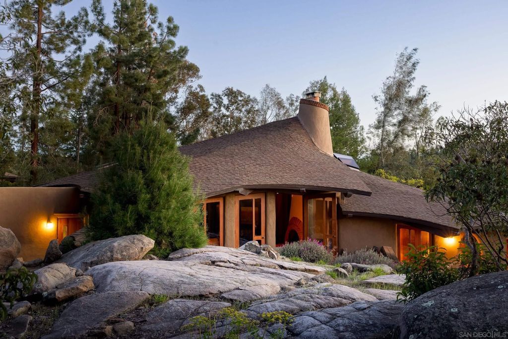 Photo of 16512 Wilderness Road, Poway, CA 92064 (MLS # 260006924)