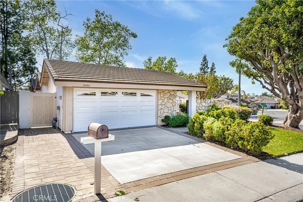 Photo of 25262 Aldea Court, Mission Viejo, CA 92691 (MLS # OC26035419)