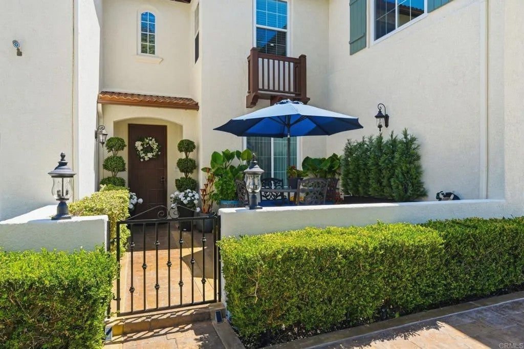 566 Echo Lane