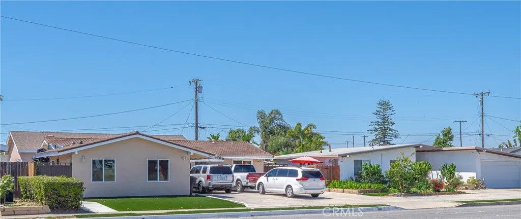 Photo of 13431 Goldenwest St, Westminster, CA 92683 (MLS # OC26086110)