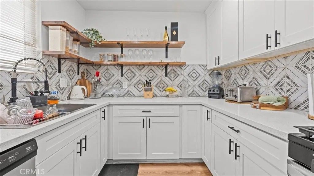 Photo of 1516 Home Ave, San Bernardino, CA 92411 (MLS # DW26072019)