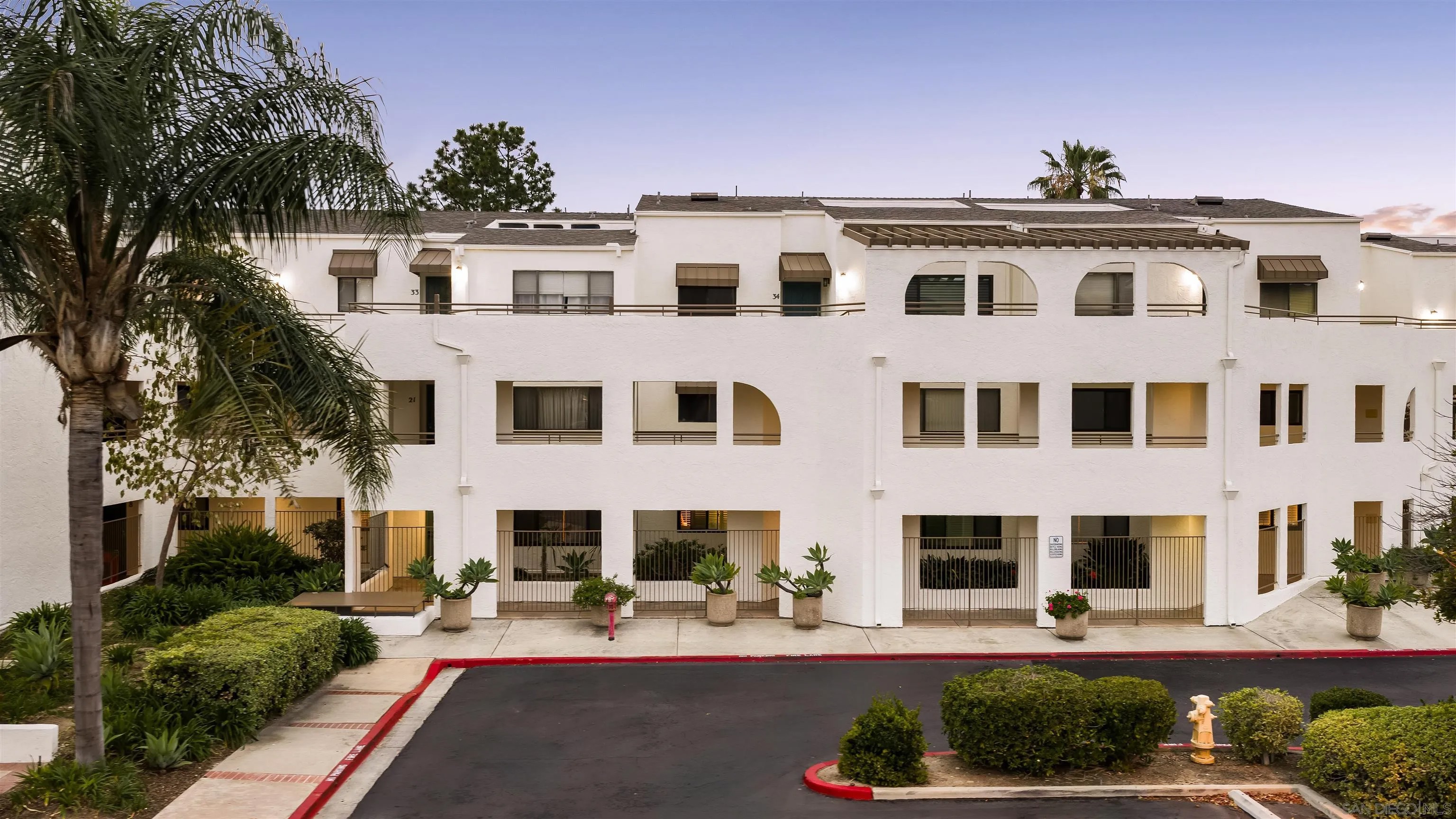 6960 Hyde Park Dr 12