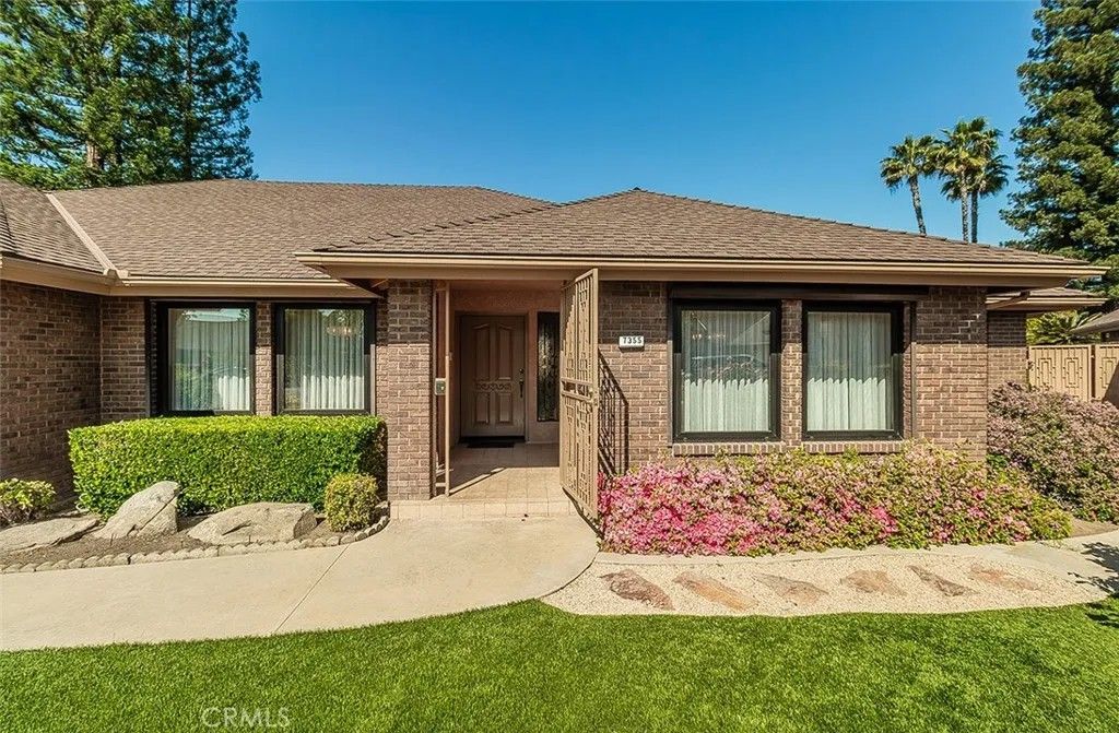 Photo of 7355 N Pacific Ave, Fresno, CA 93711 (MLS # FR26029779)